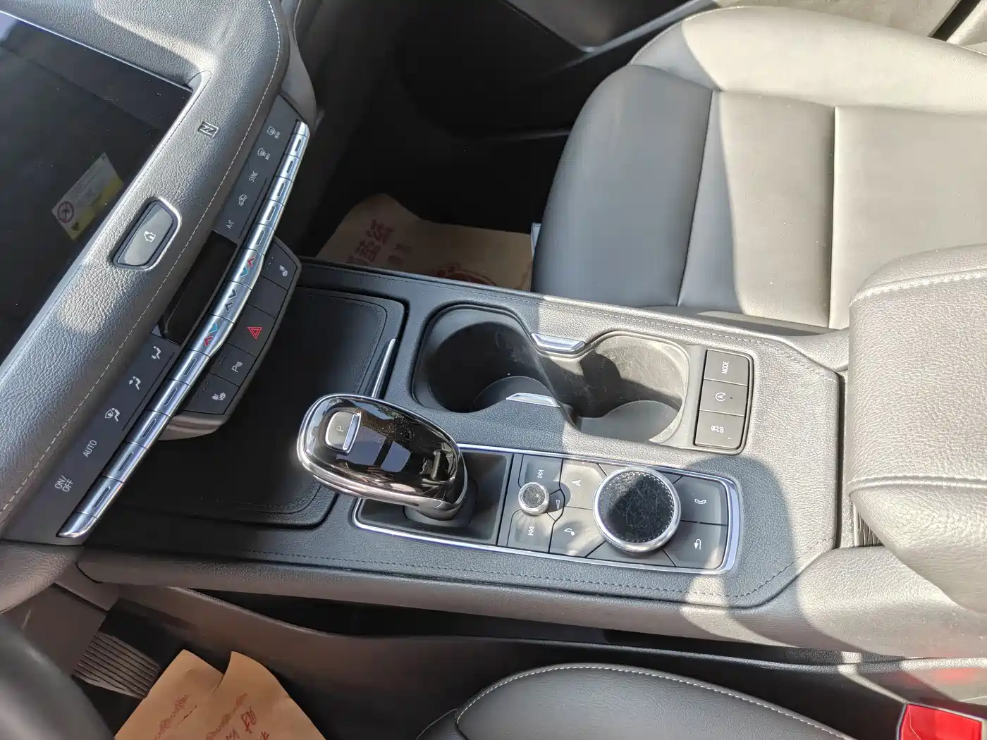 Cadillac XT4 2020 28T FWD Leading Trim фото 9