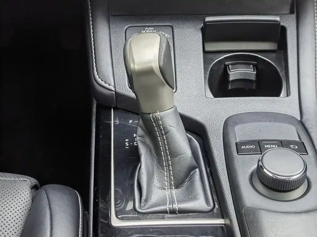 Lexus ES 2015 200 Elite Edition фото 13