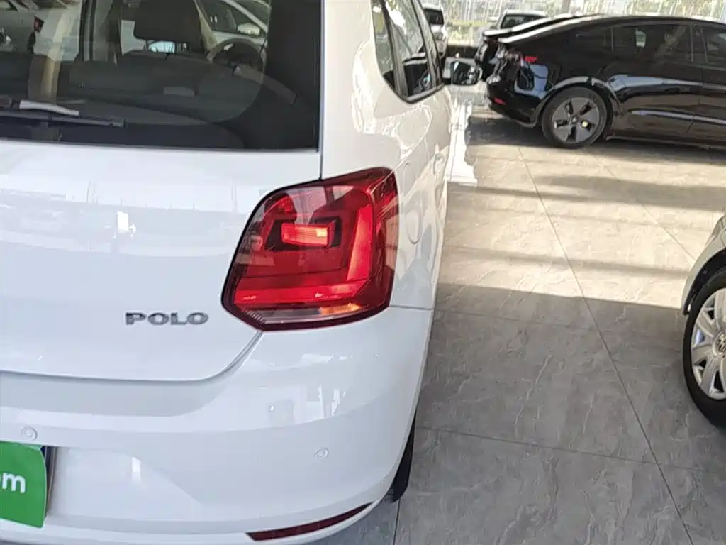 Volkswagen Polo 2016 1.4L Manual Trend фото 24