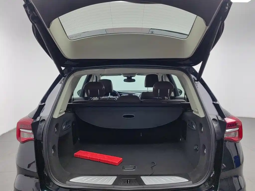 Photo 16 - Buick Envision Plus
