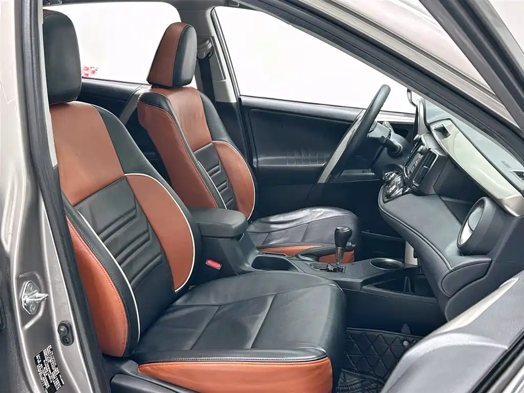 Toyota RAV4 Rongfang 2015 2.0L CVT 2WD Trend Edition фото 8