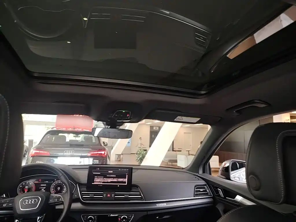 Audi Q5L 2024 Model 40 TFSI Luxury Dynamic фото 25