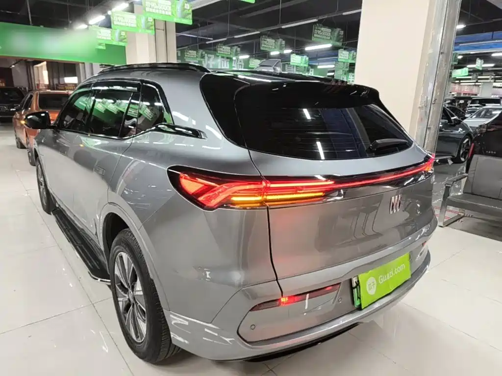 Фото 5 - Buick E5