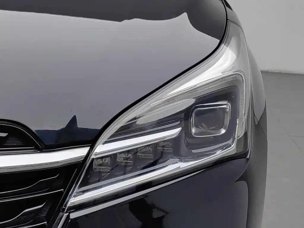 Photo 7 - Buick Envision Plus
