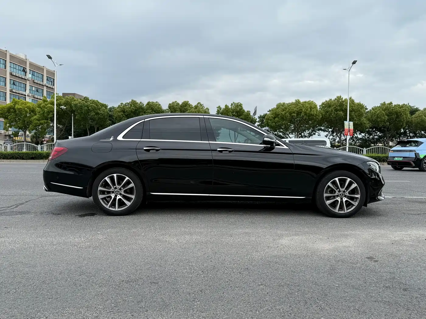 Mercedes-Benz E-Class 2020 E 260 L фото 3