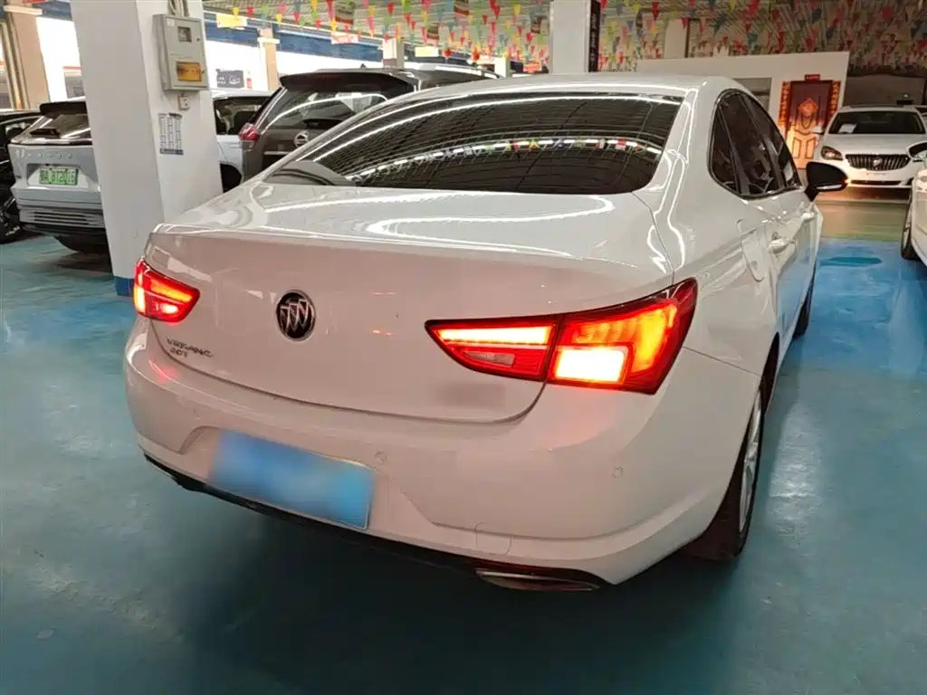 Buick Verano 2015 Sedan 20T Dual-clutch Leading фото 6
