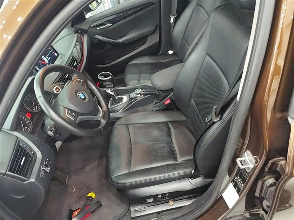 BMW X1 2015 Model sDrive18i Fashion Advanced Edition фото 15