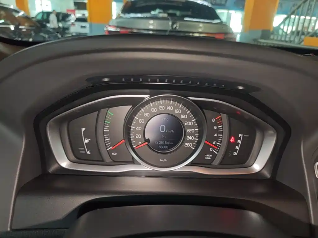 Фото 12 - Volvo XC60