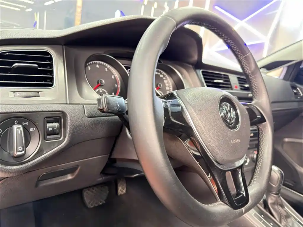 Volkswagen Golf 2015 1.4TSI Automatic Comfort фото 12