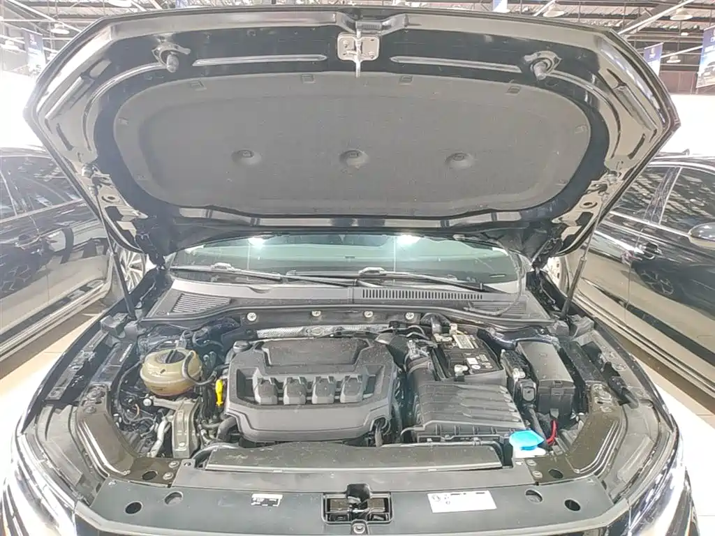 Volkswagen Passat 2023 330TSI Starlight Elite Edition фото 20