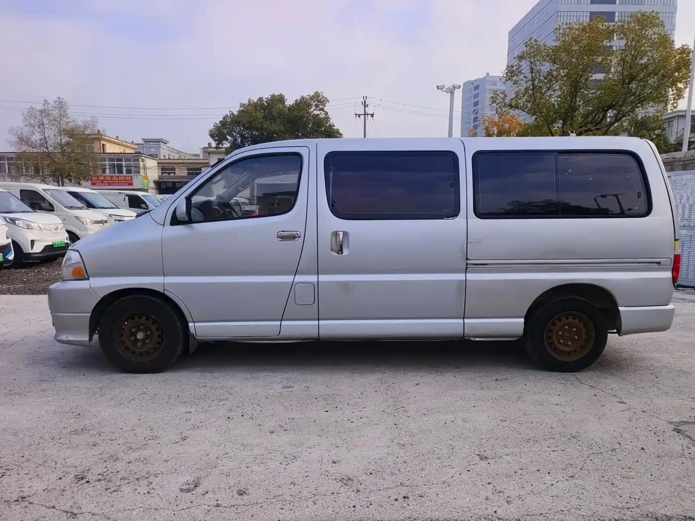 Jinbei Grace 2013 2013 2.0L Smart Leader Standard 7-Seater National Games Commemorative (China IV)