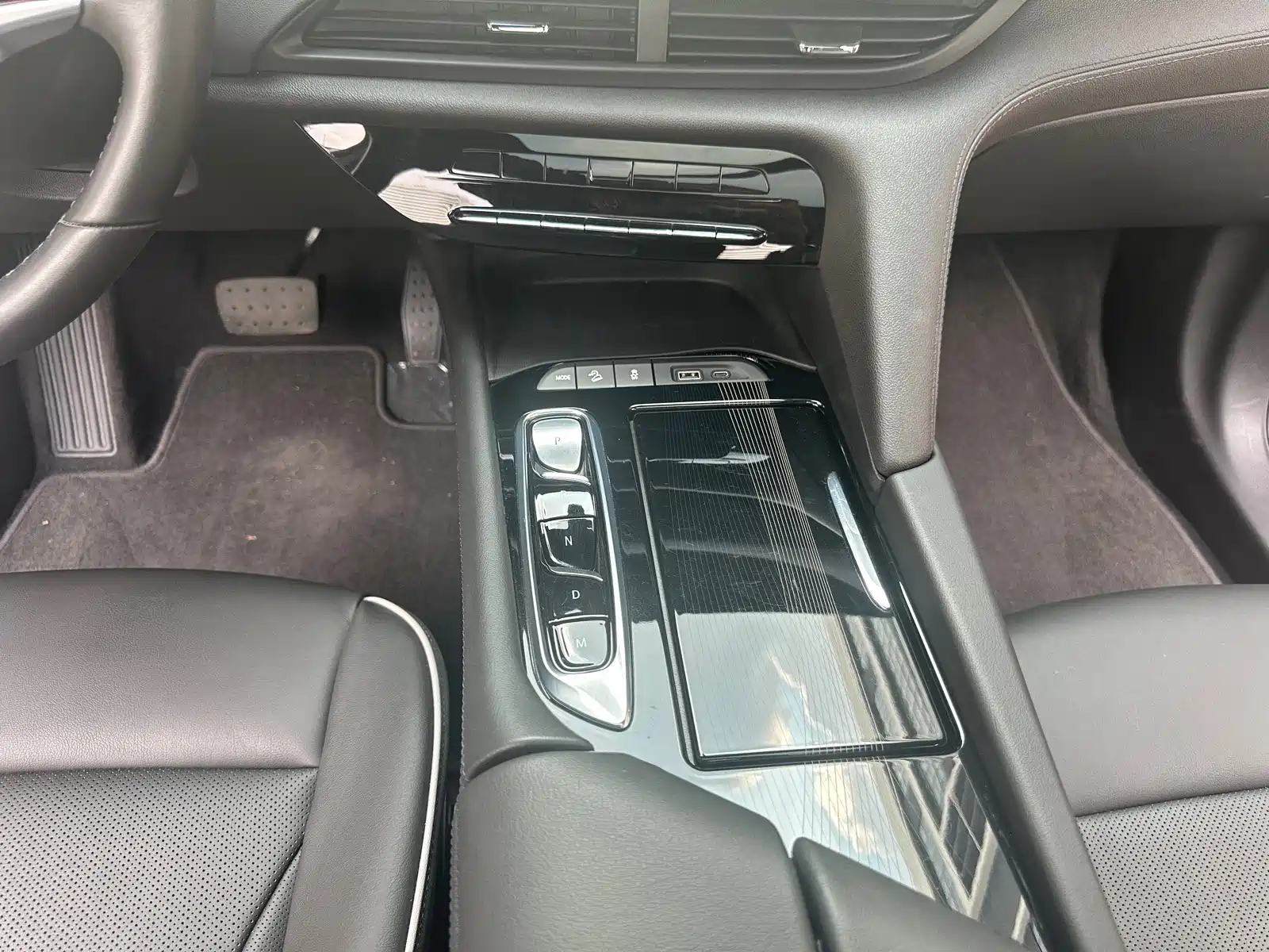 Photo 12 - Buick Enclave