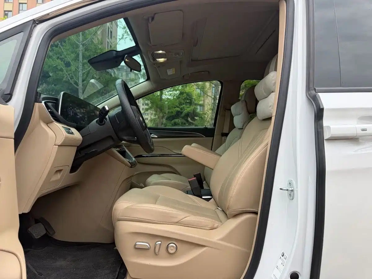 Buick GL8 New Energy 2025 Land Honor Premium Edition 7-Seater фото 15