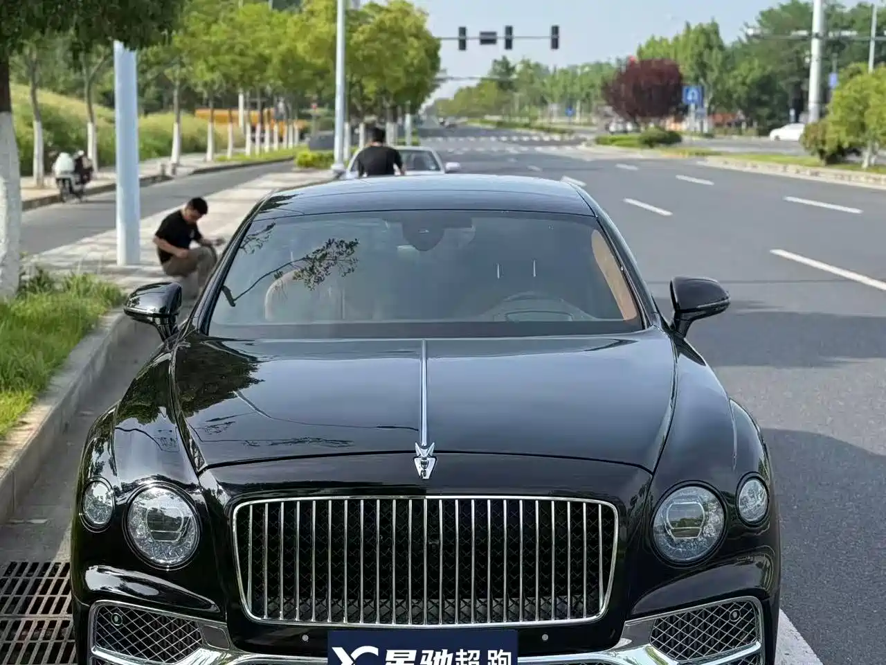 Bentley Flying Spur 2021 4.0T V8 Standard Version фото 2