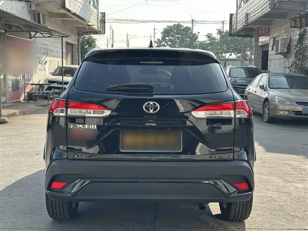 Toyota Frontlander 2023 2.0L CVT Leading Edition фото 14