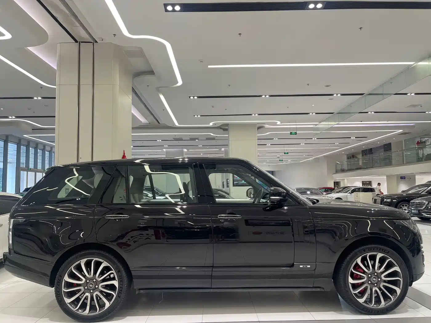 Land Rover Range Rover 2015 2015 5.0 SC V8 AB Prestigious Genesis Extended Edition