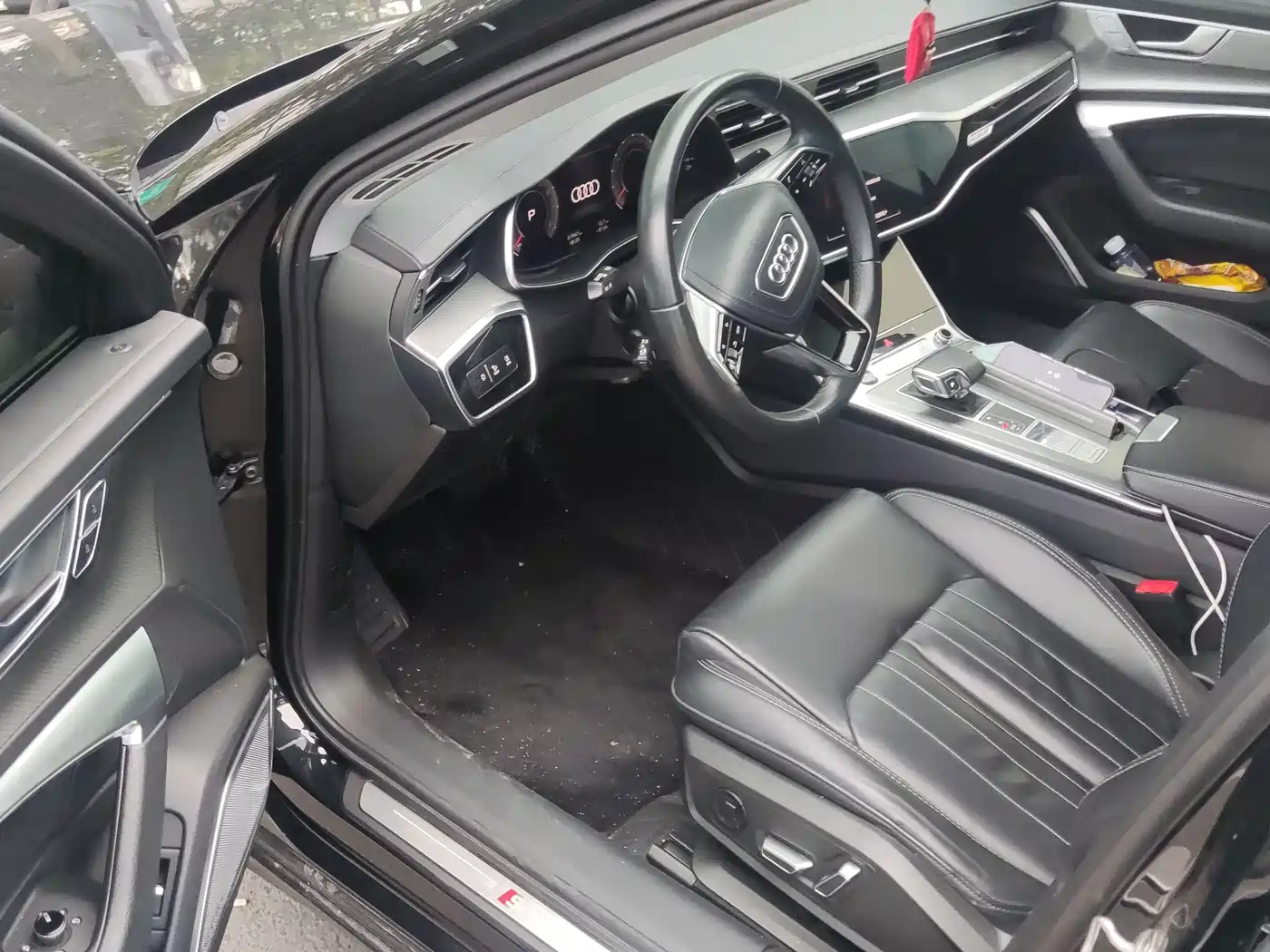 Фото 2 - Audi A6L