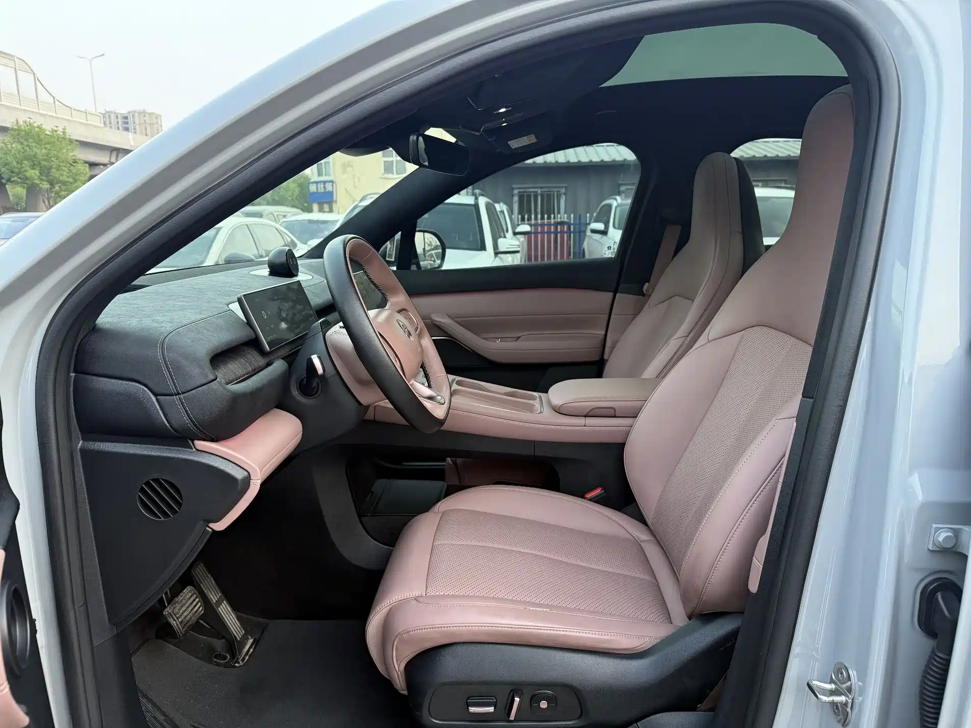 Фото 4 - NIO EC6