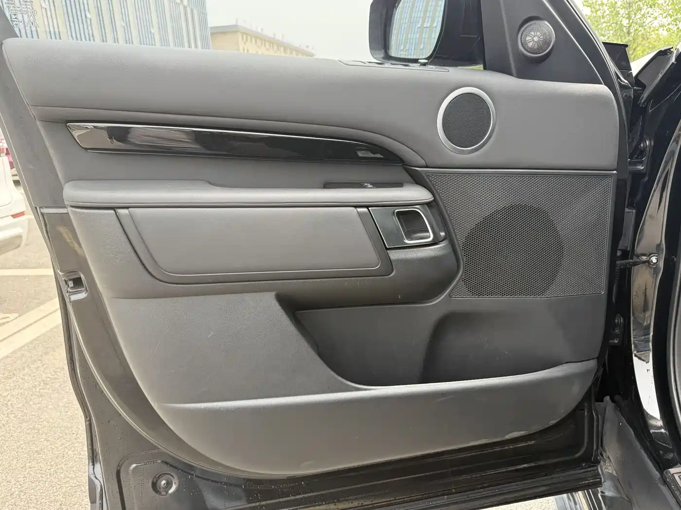Land Rover Discovery 2019 3.0 SC V6 SE фото 9