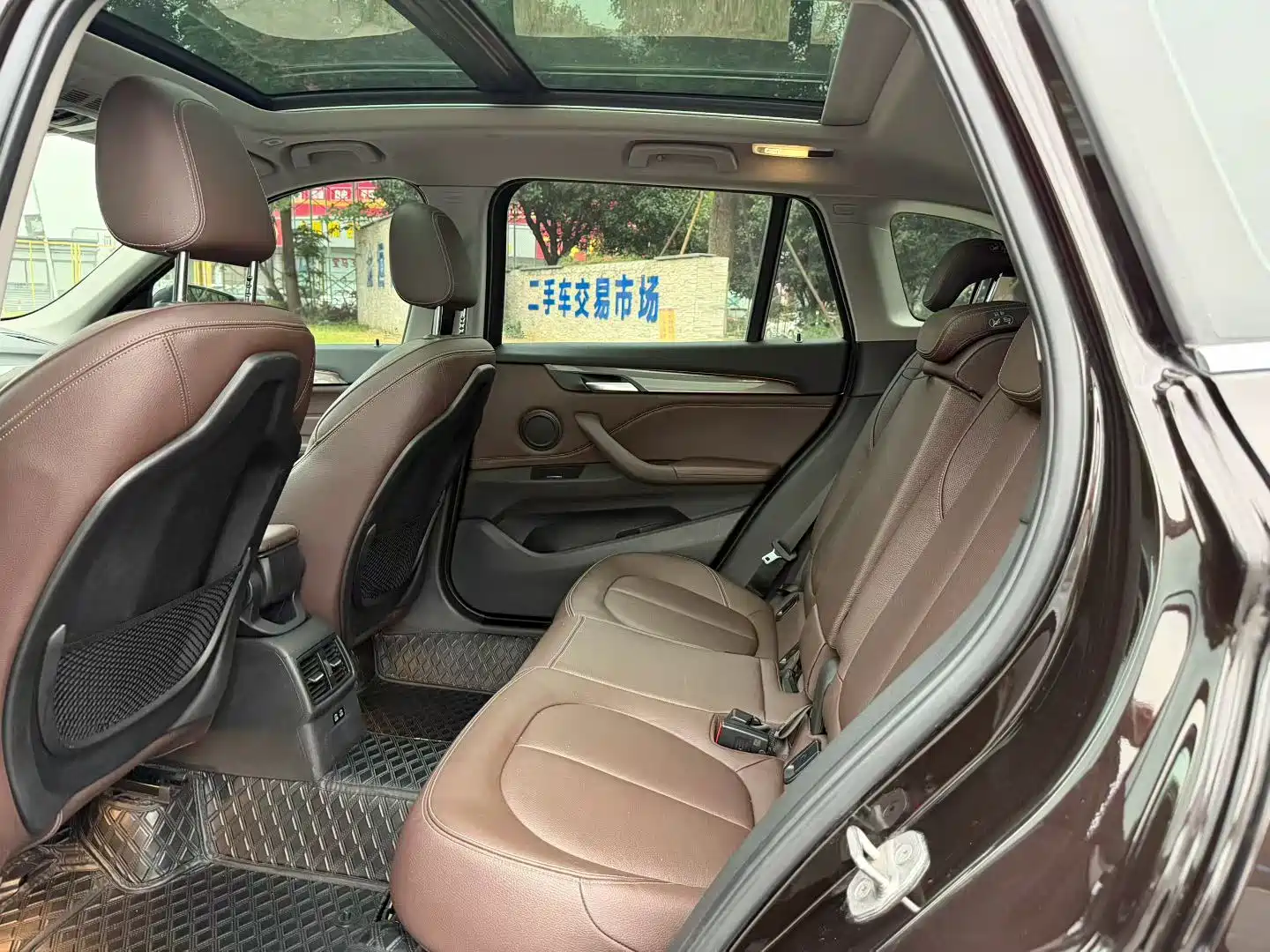 Фото 8 - BMW X1