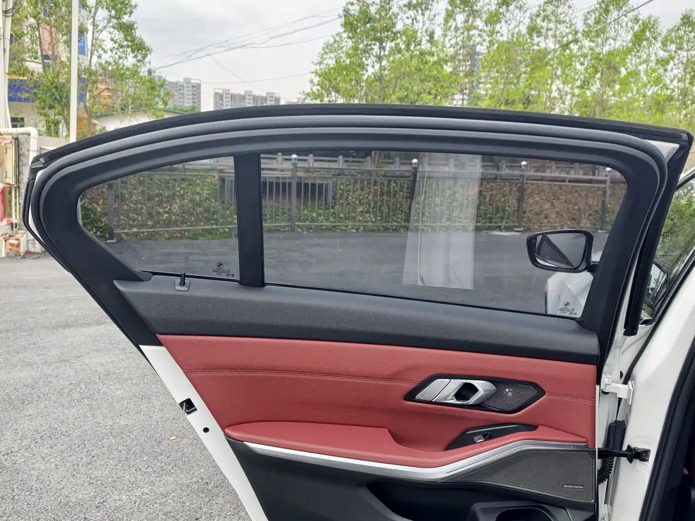 BMW 3 Series 2023 325Li M Sport Black Night Package фото 18