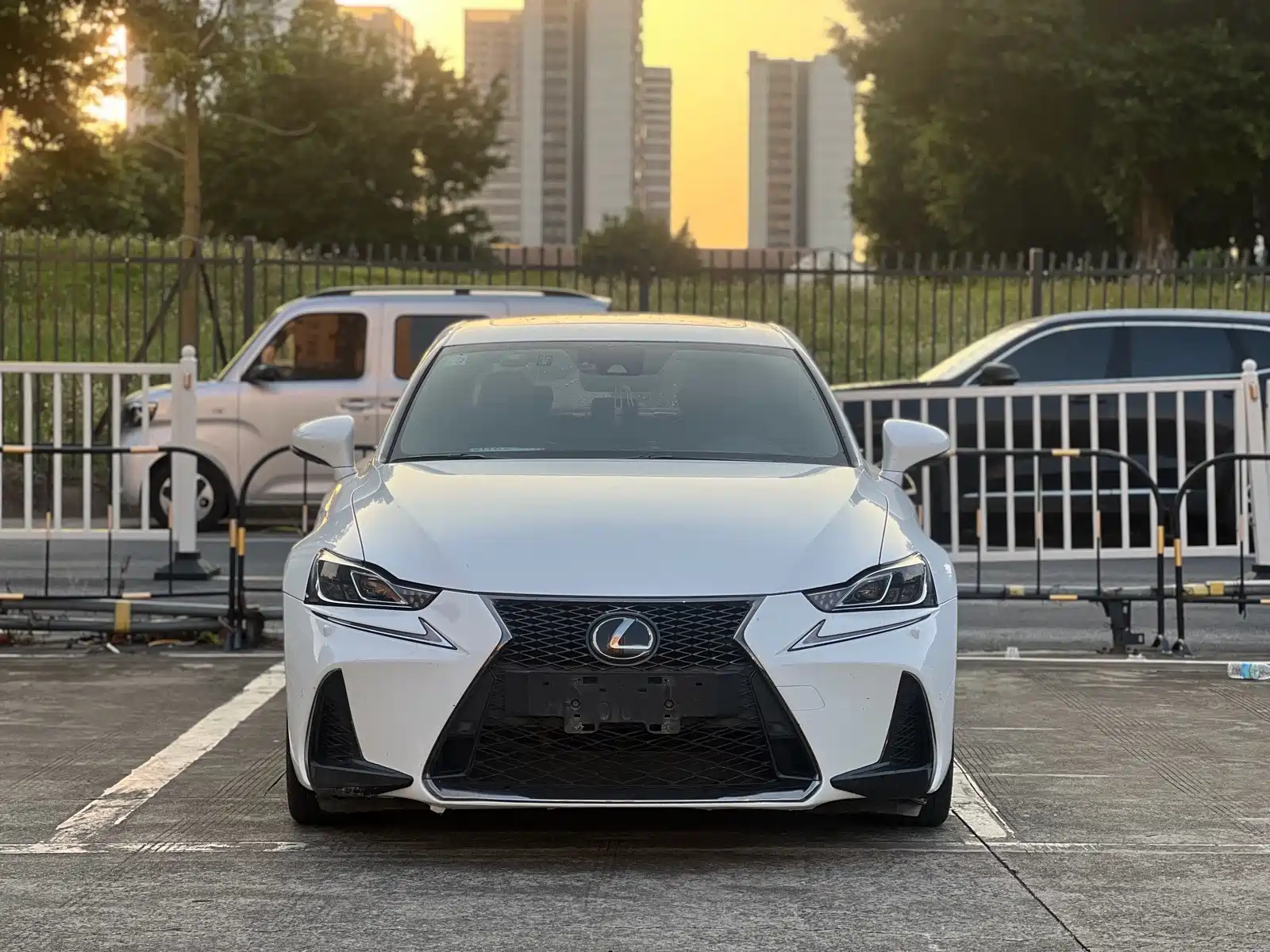 Photo 2 - Lexus IS