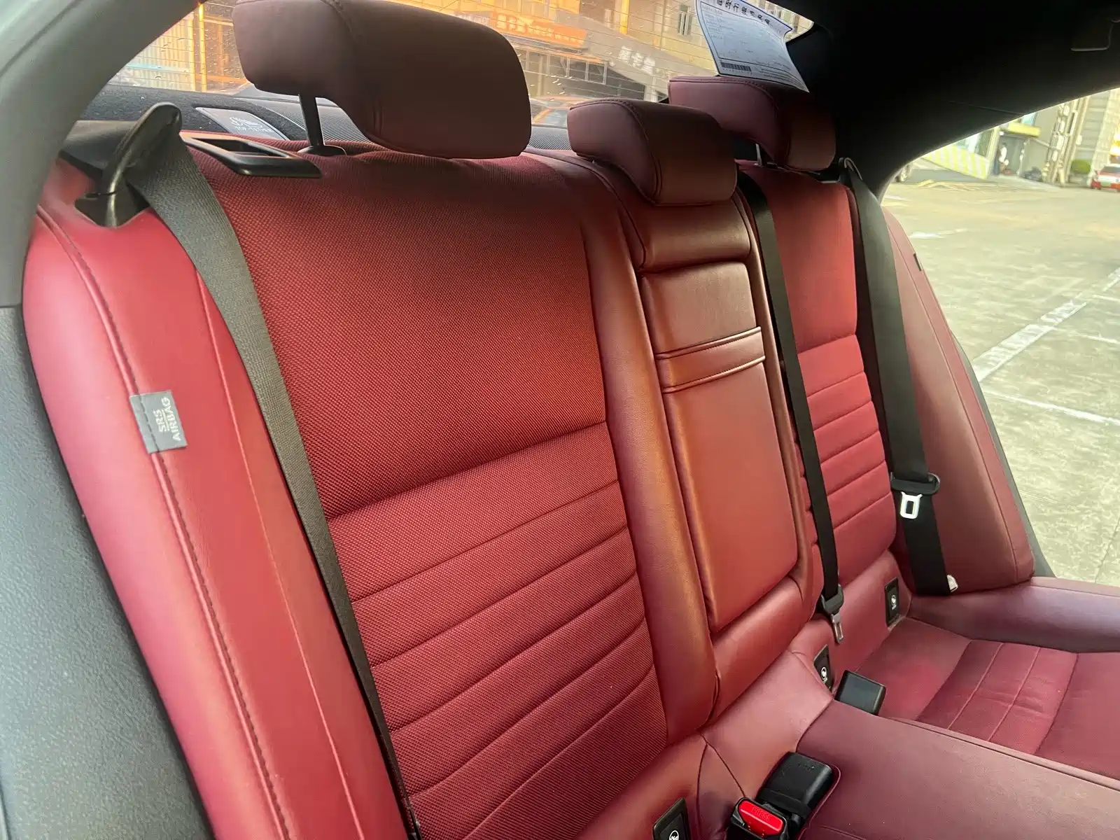 Photo 11 - Lexus IS