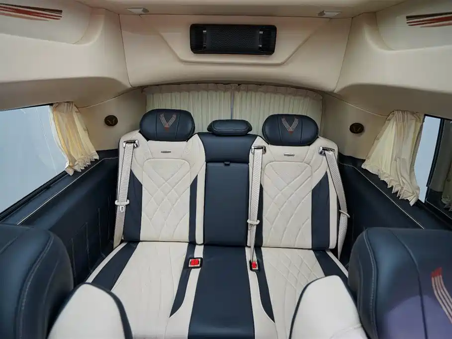 Mercedes-Benz V-Class 2022 V 260 L Long Wheelbase Luxury Edition фото 19