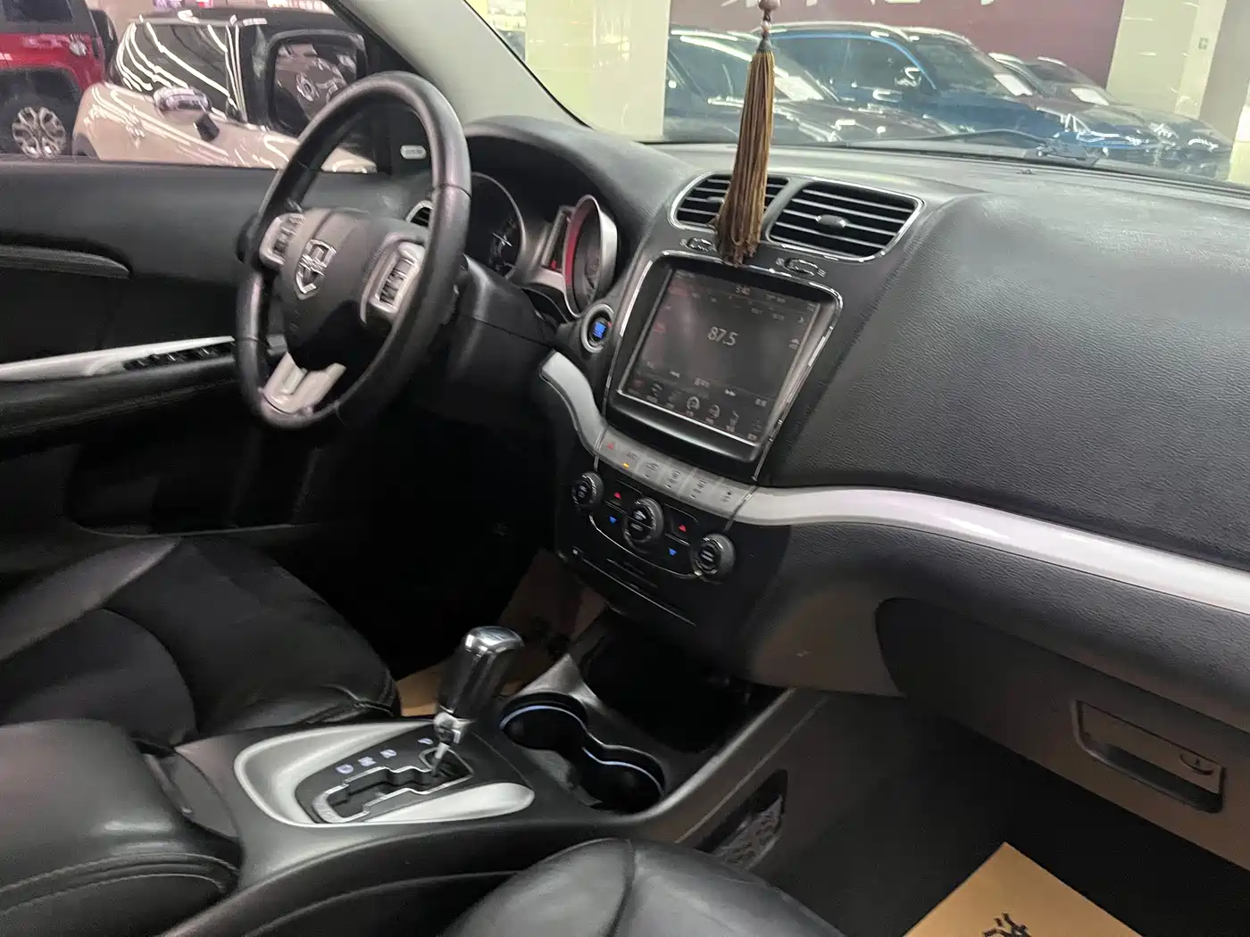 Dodge Journey 2013 2013 Model 2.4L 2WD Premium Edition