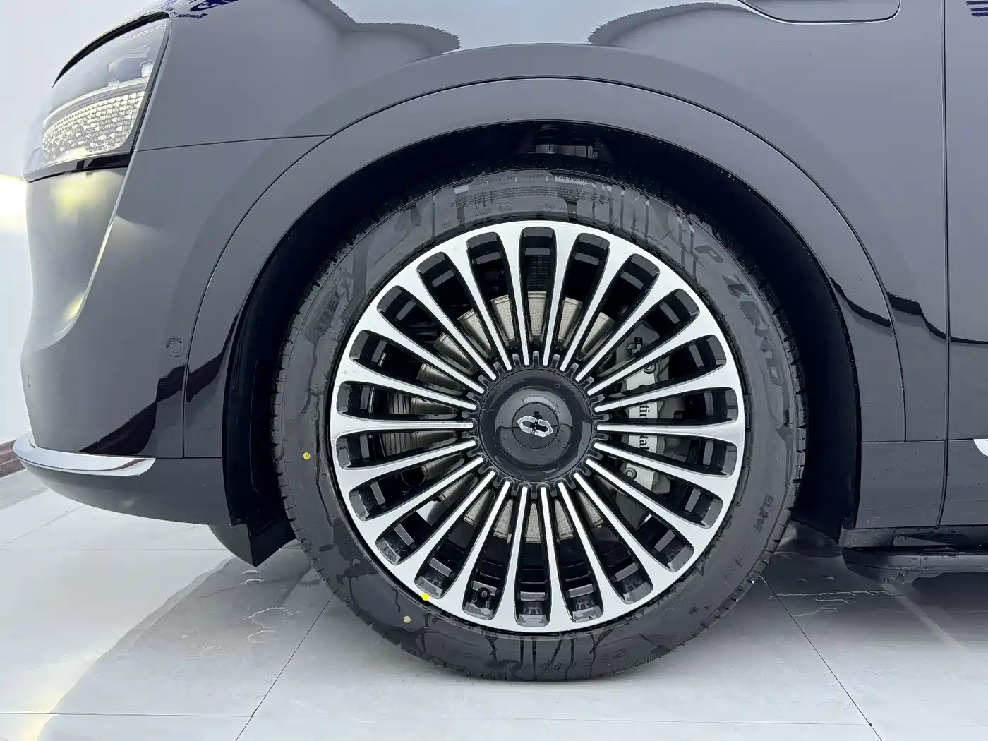 AITO Wenjie AITO M9 2024 Range Extender Max Edition 42kWh 6-seater фото 22