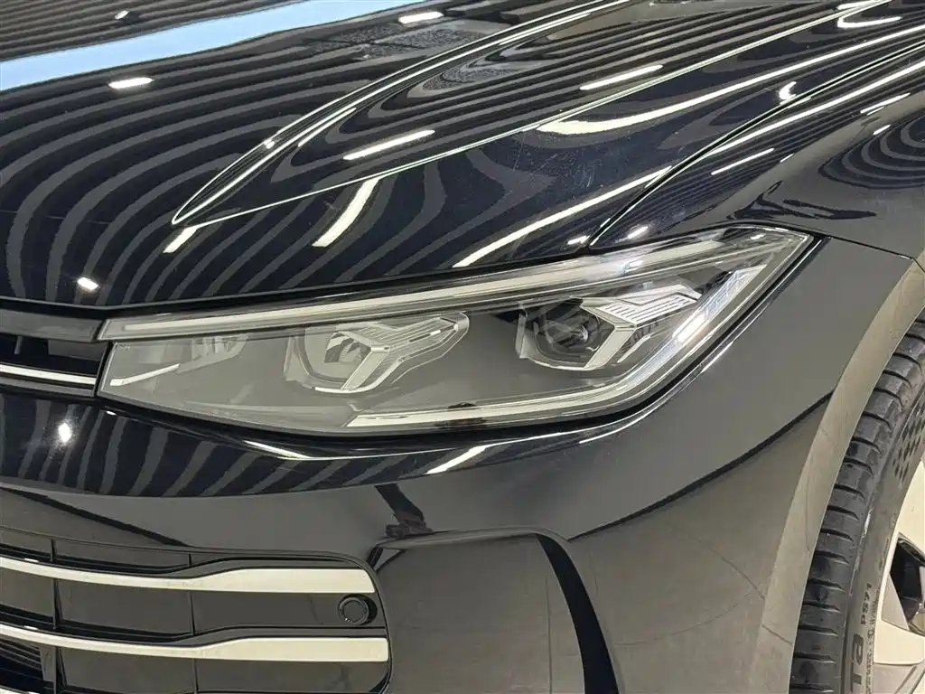 Volkswagen Passat 2025 Pro 380TSI Dragon Glory Edition фото 8