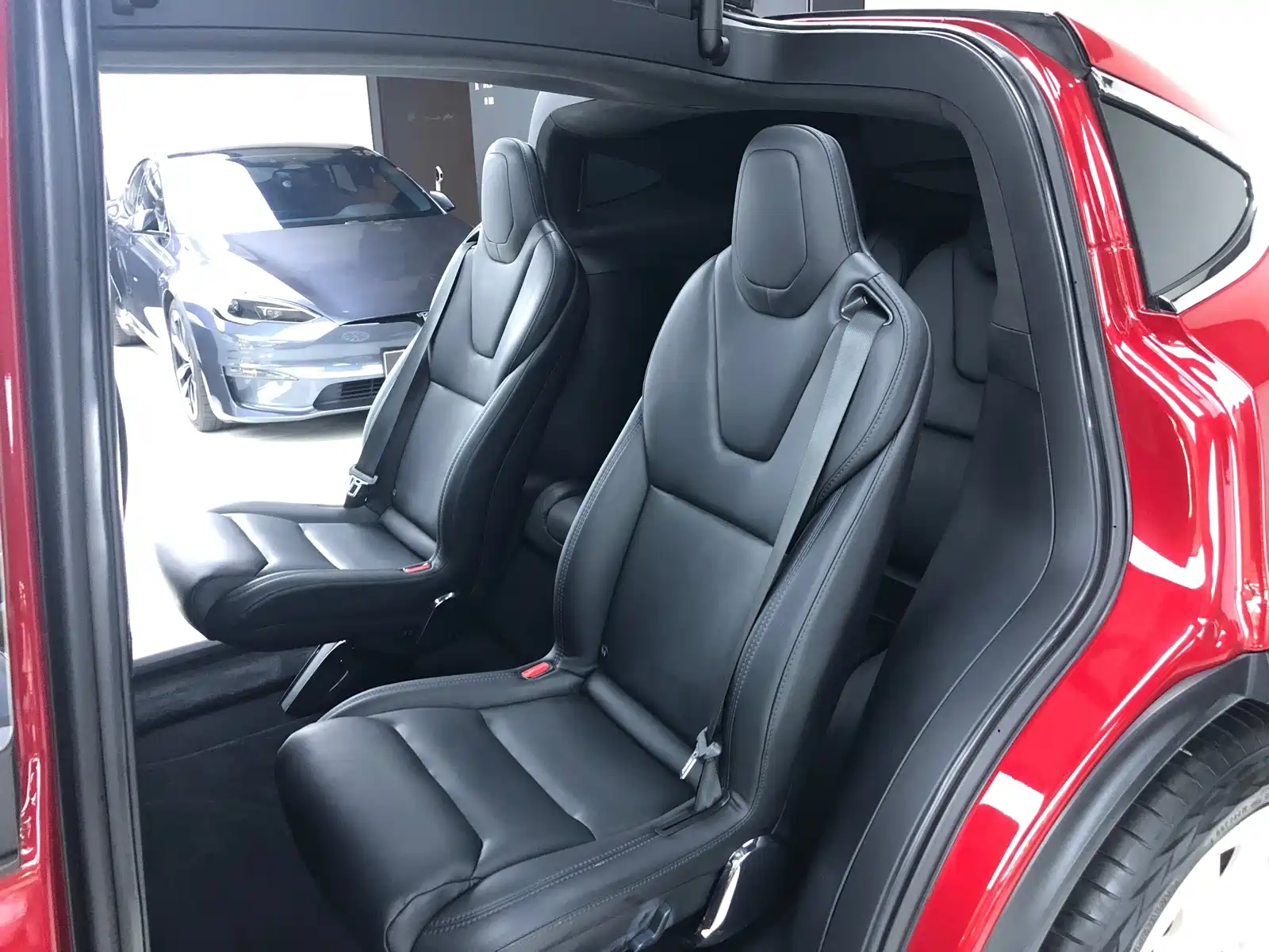صورة 10 - Tesla Model X