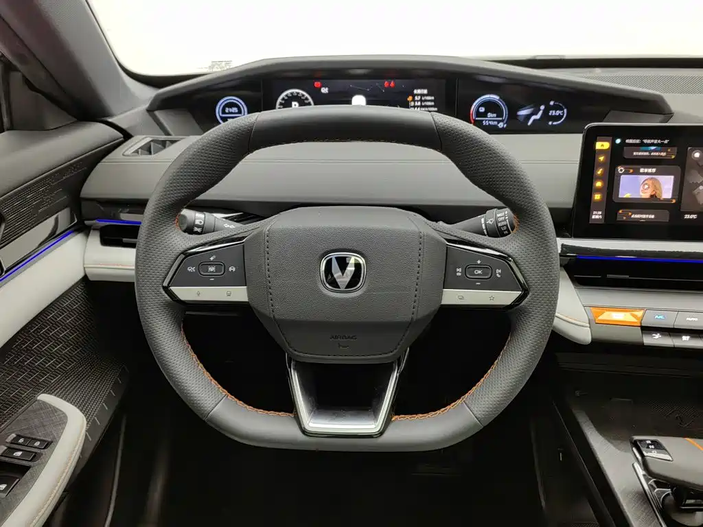 Changan UNI-V iDD 2024 2024 Blue Whale Smart iDD 136km Smart Premium