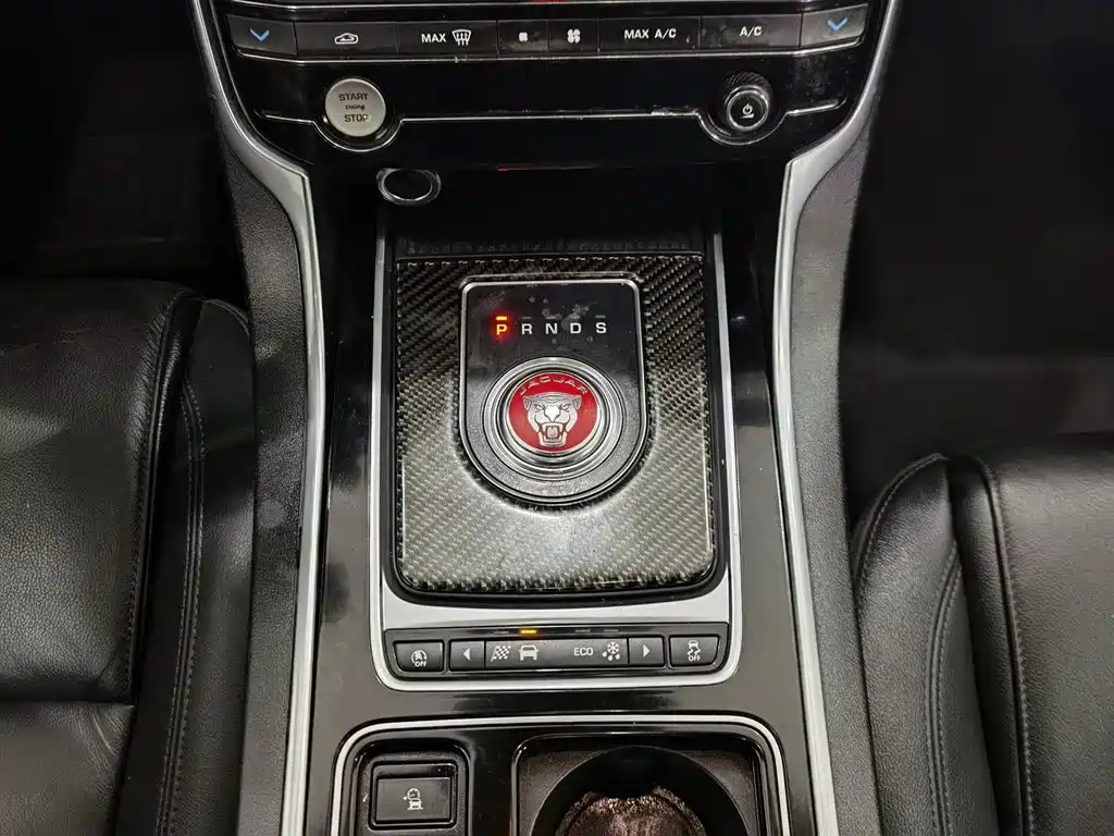 Jaguar XFL 2018 XFL 2.0T 200PS Elegance фото 13