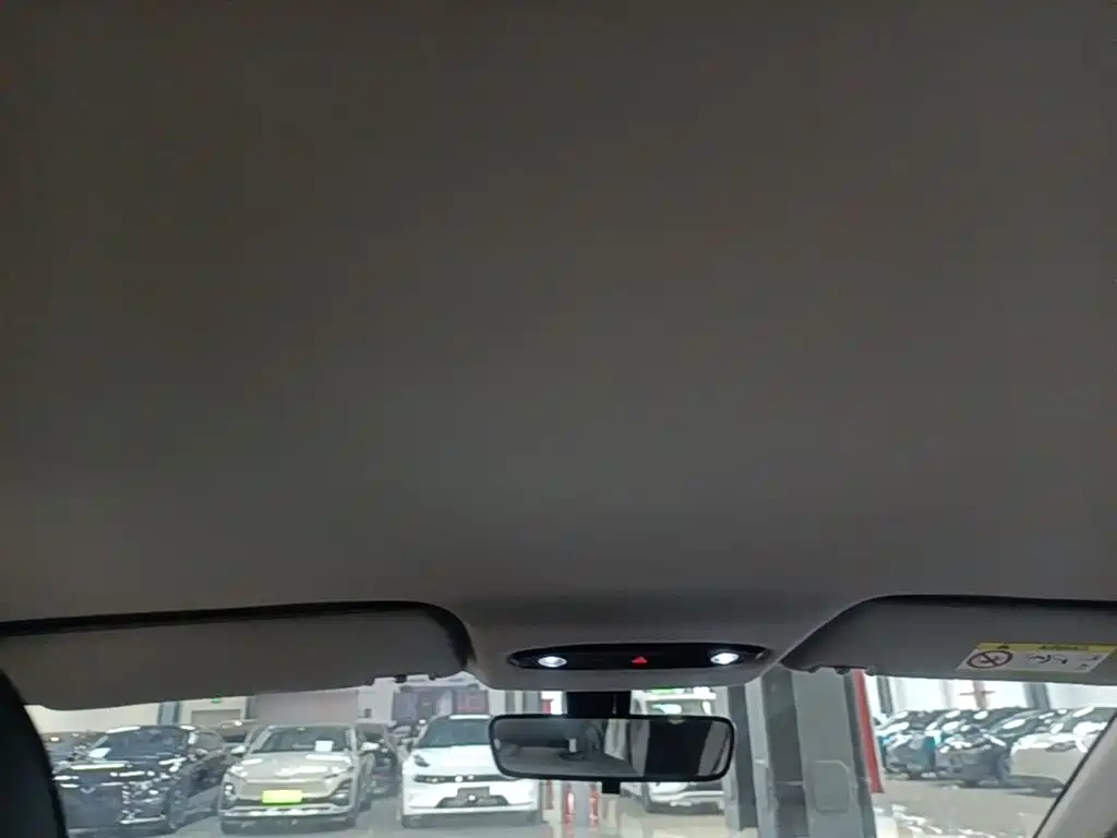 Geely Galaxy Galaxy L6 2025 EM-i 60km Voyage Edition фото 18