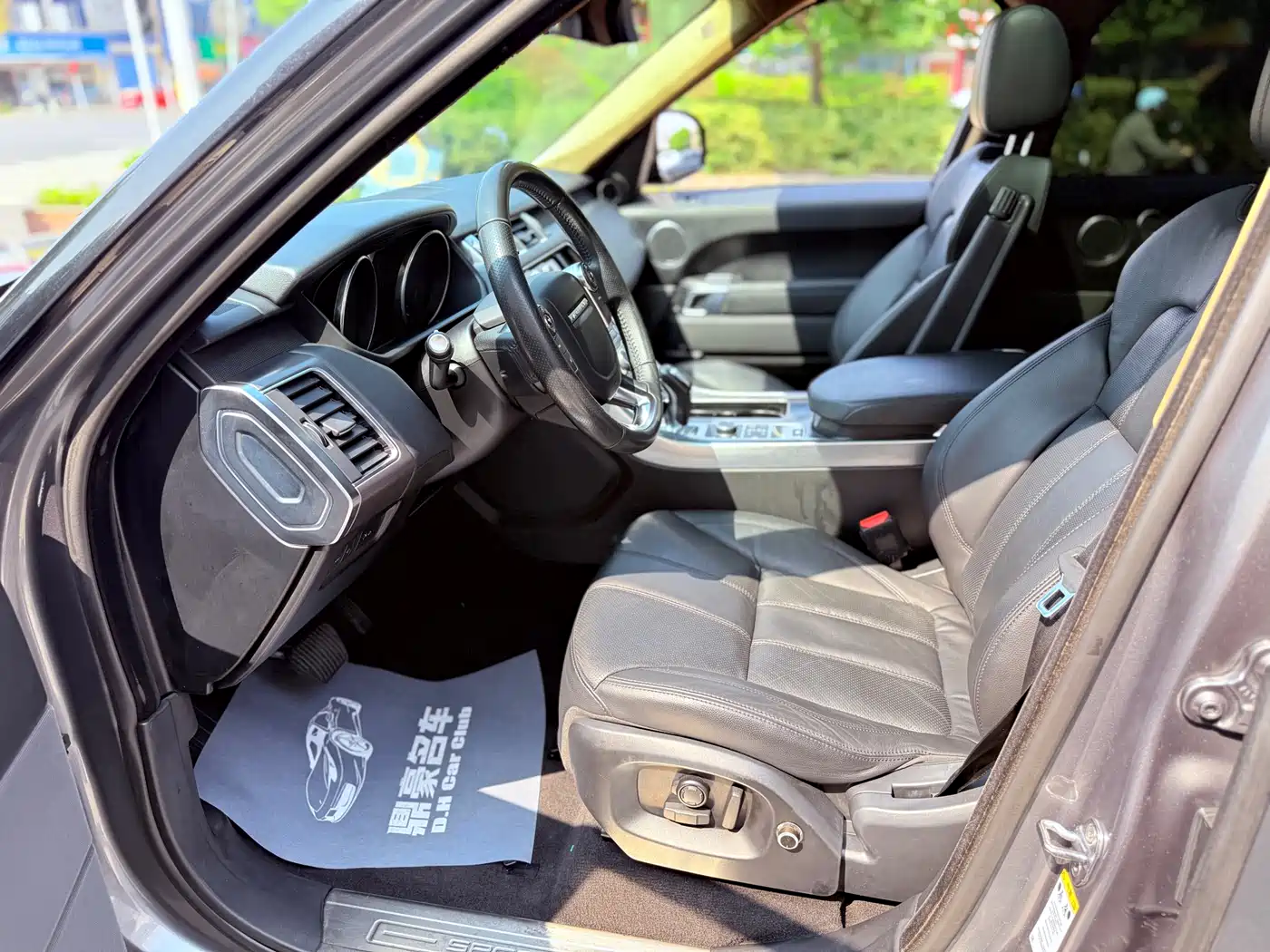 Land Rover Range Rover Sport 2016 Model 3.0 SC V6 SE фото 9