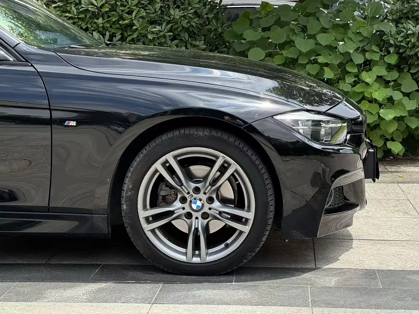 BMW 3 Series 2018 320i M Sport Black Night Edition фото 3