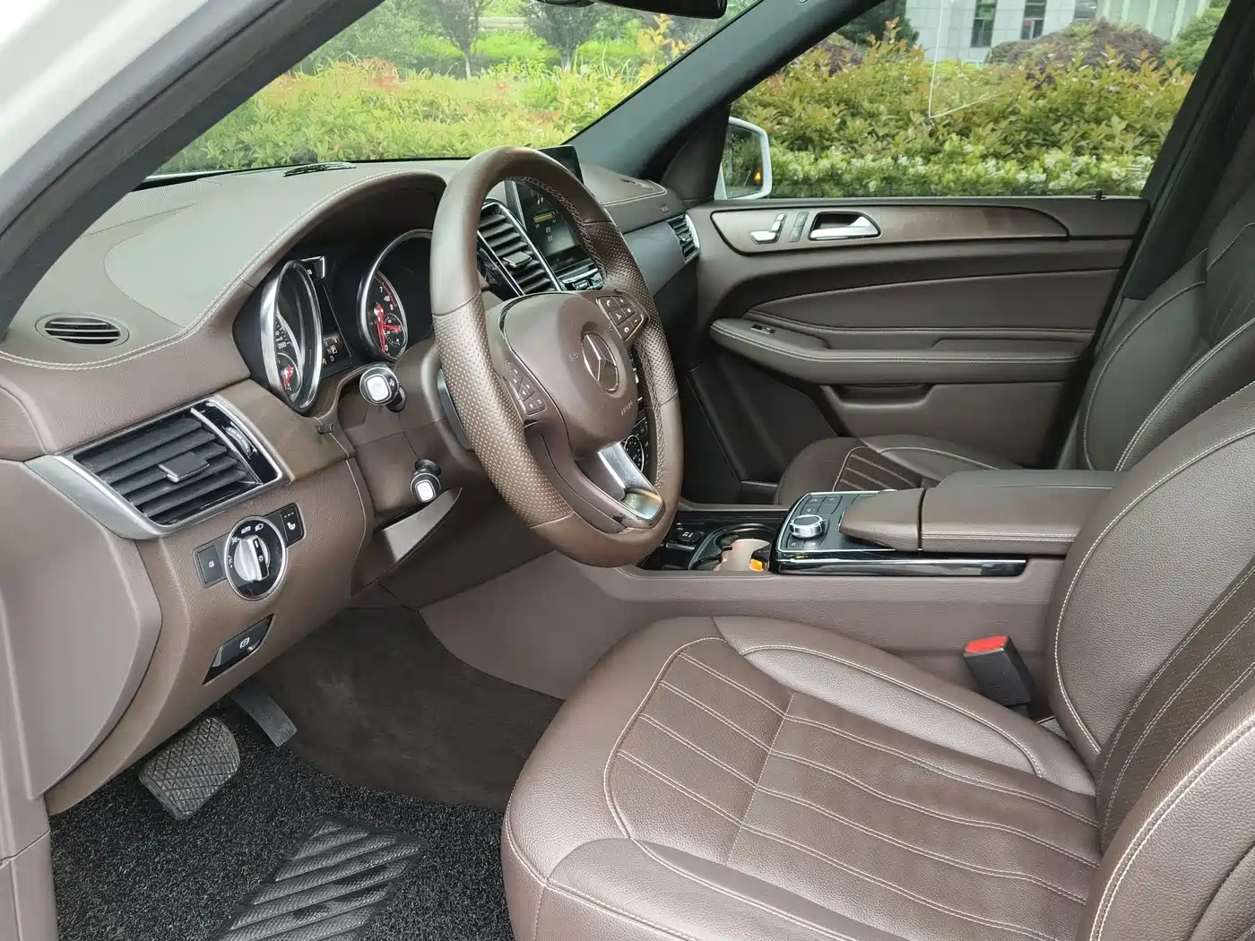 Mercedes-Benz GLE 2018 GLE 400 4MATIC Ultimate Edition фото 3