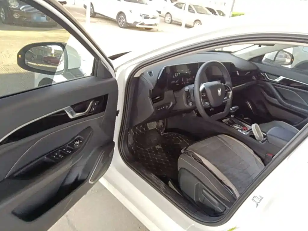 Besturn B70 2024 2022 3rd Gen 1.5T Auto Joy Edition
