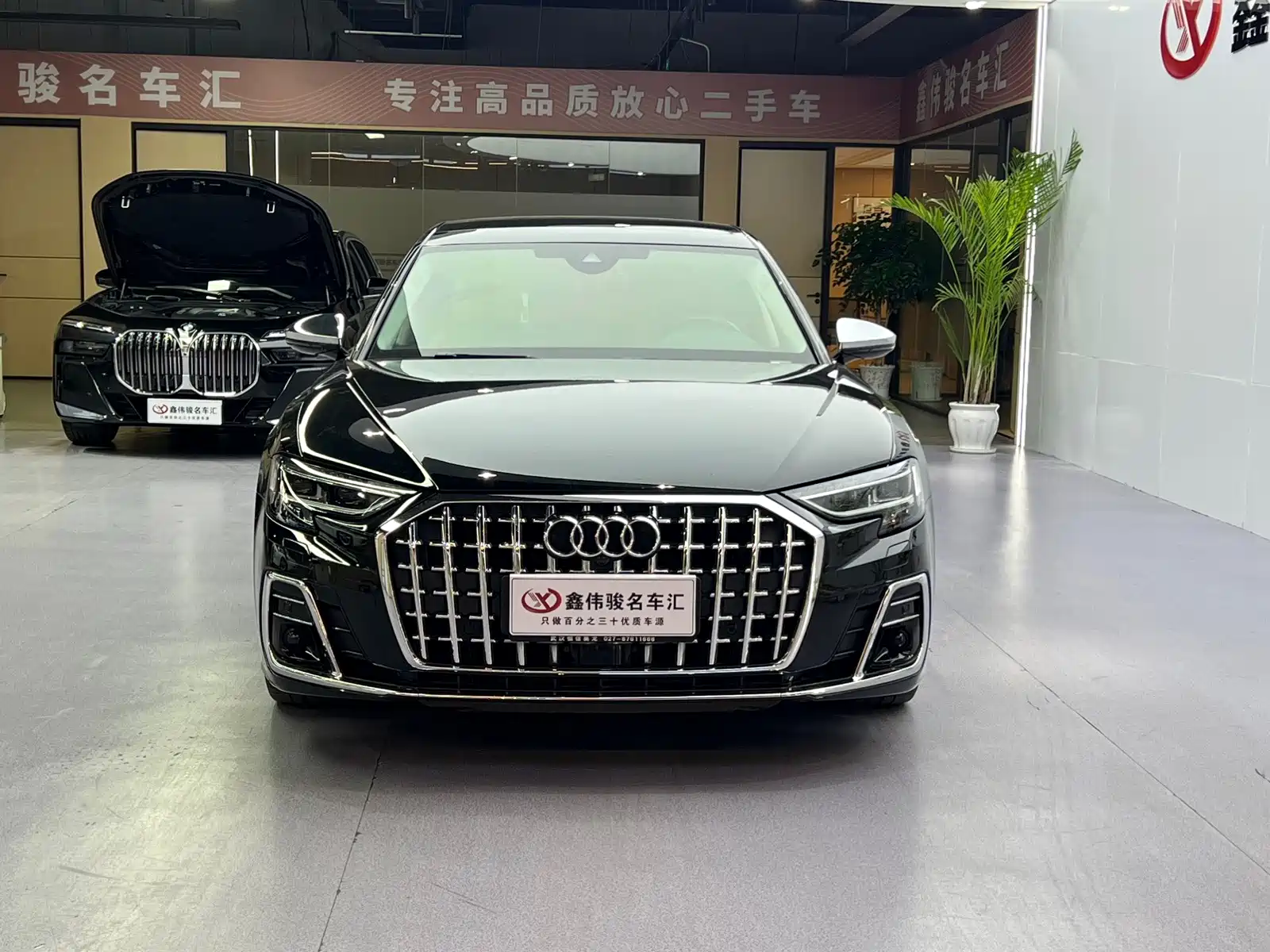Фото 3 - Audi A8