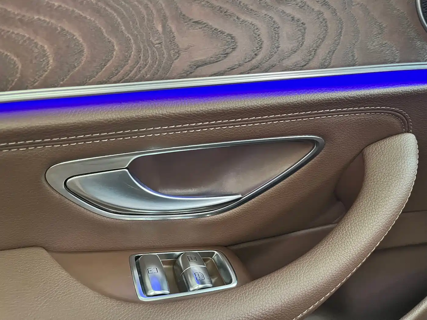 Mercedes-Benz E-Class 2020 E 300 L Fashion фото 17