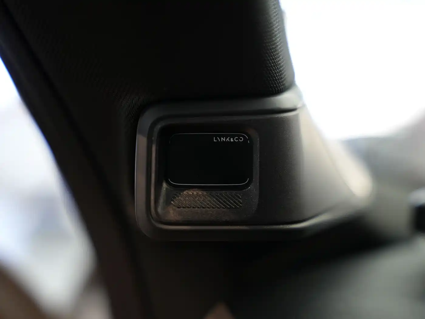Lynk & Co 08 EM-P 2023 220km 4WD Performance Halo фото 7