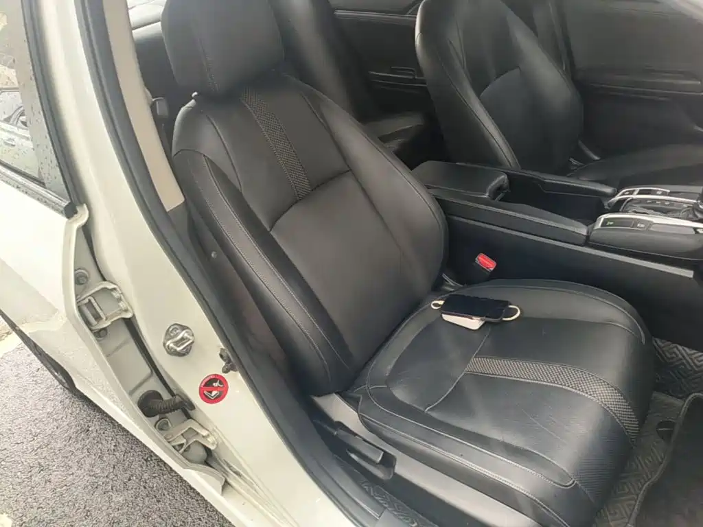 Фото 25 - Honda Civic