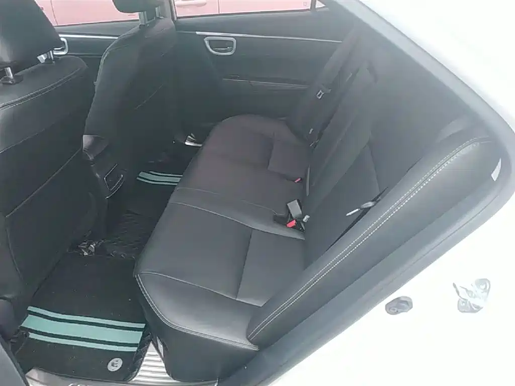 Toyota Corolla 2017 Facelift Hybrid 1.8L E-CVT Elite Edition фото 17