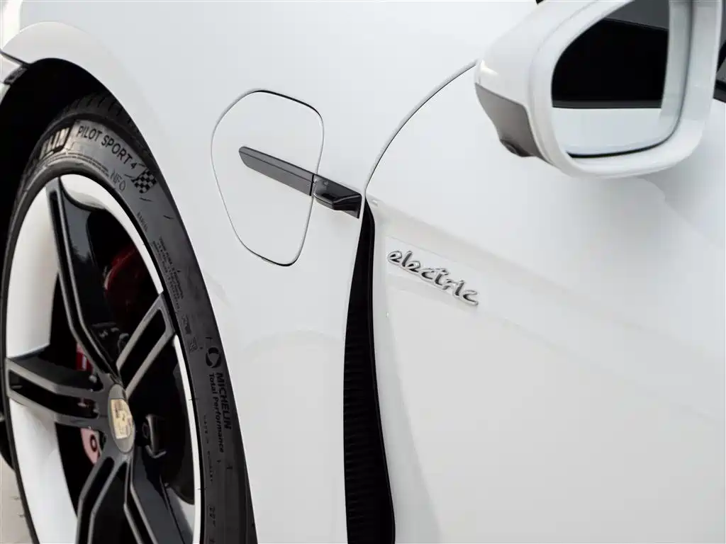 Porsche Taycan 2022 Facelift Taycan фото 11