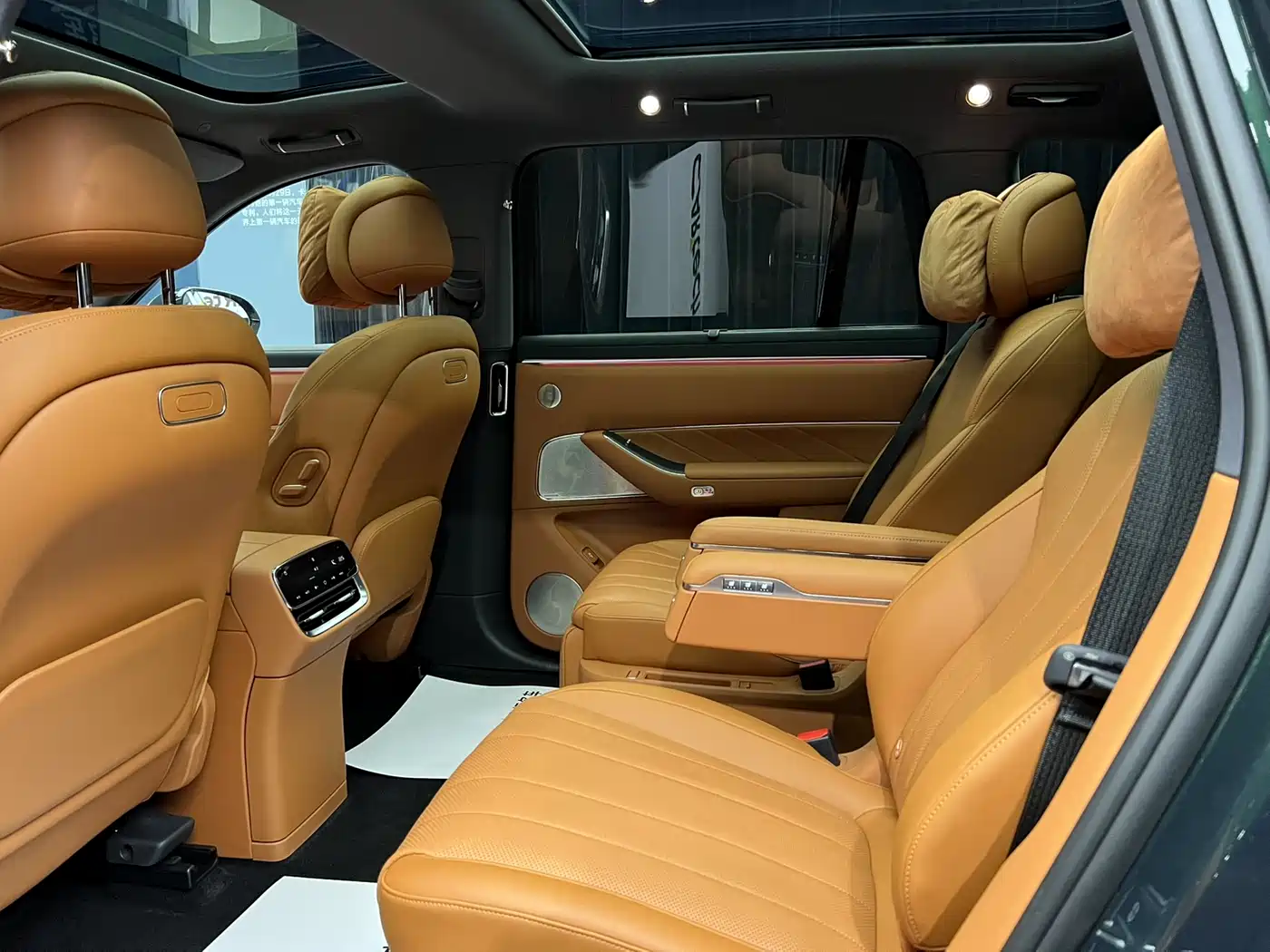 AITO Wenjie AITO M8 2025 Model Extended Range Max+ Edition 53.4kWh 6-Seater фото 9