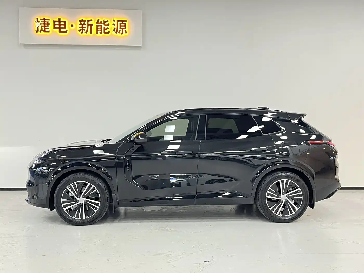 Lynk & Co 08 EM-P 2025 120km Long Range Pro фото 3