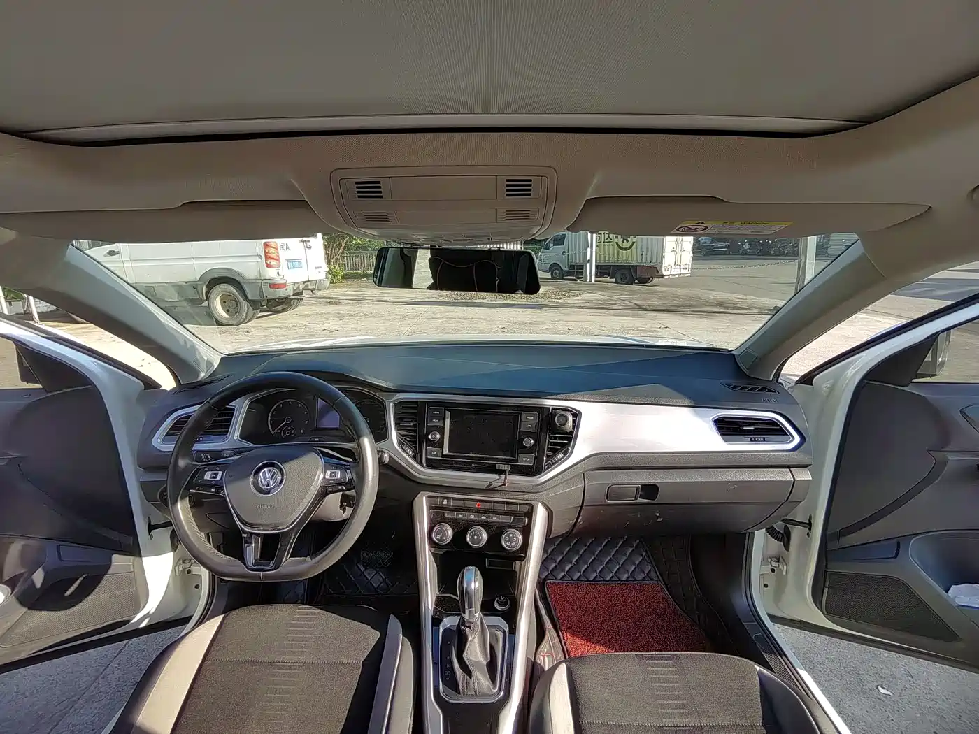 Volkswagen T-ROC 2020 230TSI DSG 2WD Progressive фото 7