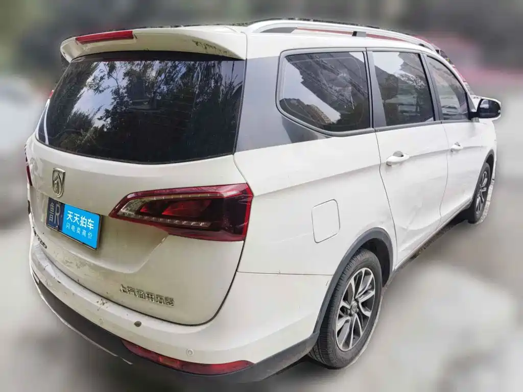 Фото 2 - Baojun 730