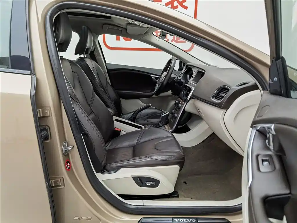 Volvo V40 2014 Cross Country T5 AWD Premium фото 23